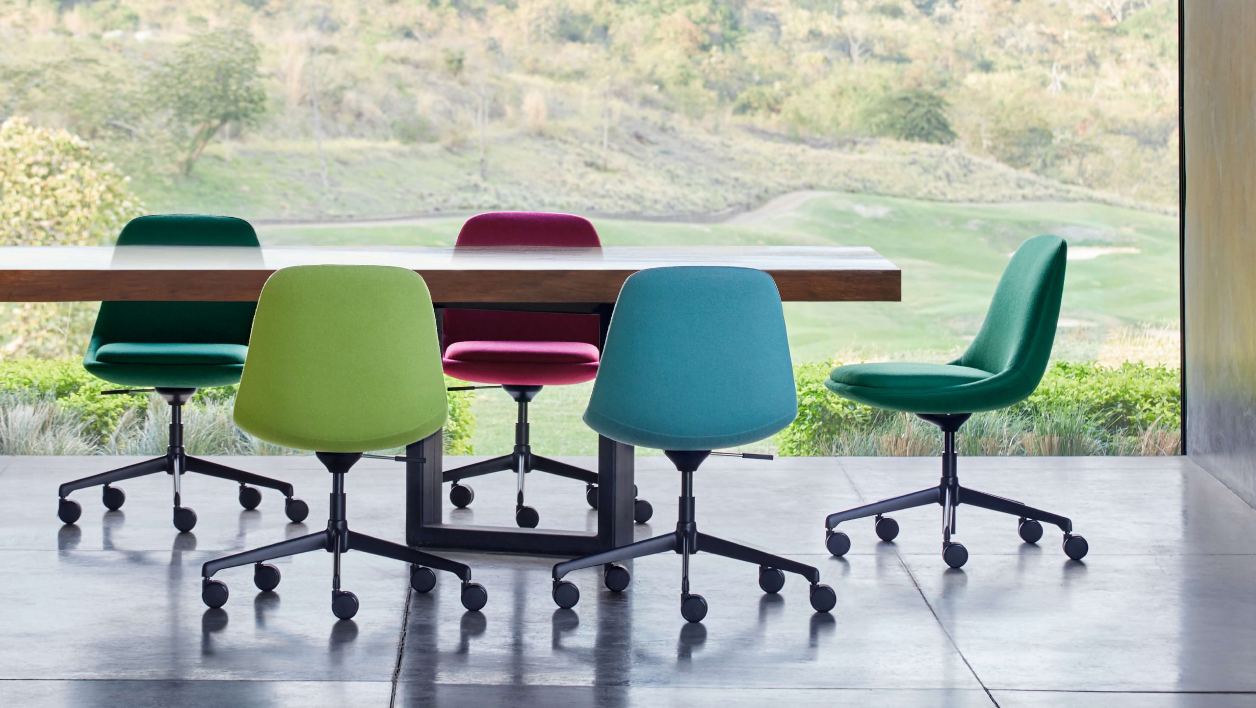 Chloe swivel chair